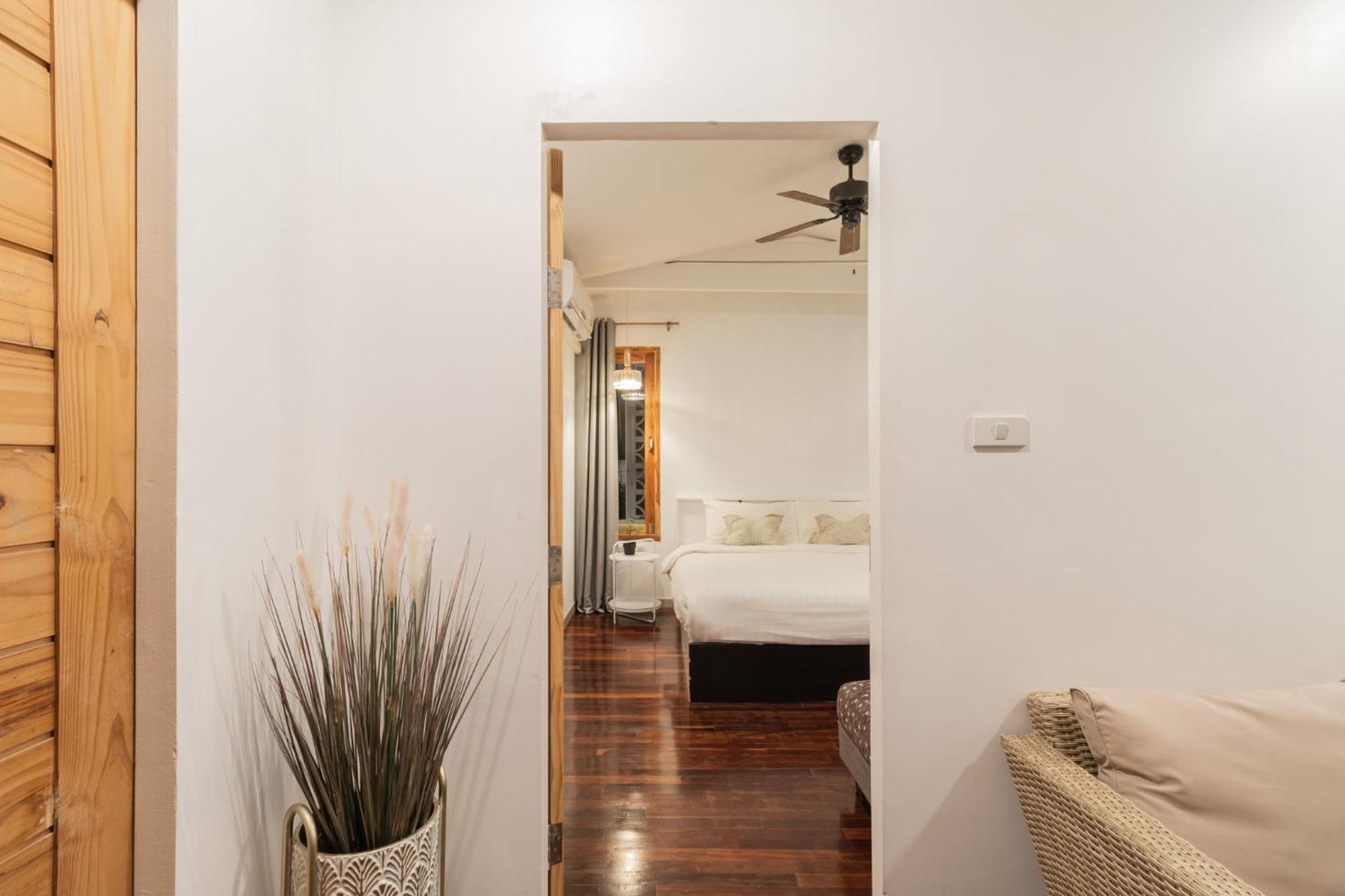 Sherva101 Home And Hostel Chiang Mai Bilik gambar